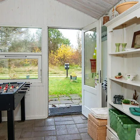 Luring Holiday Home In Ringk Bing With Terrace Norby (Ringkobing-Skjern)