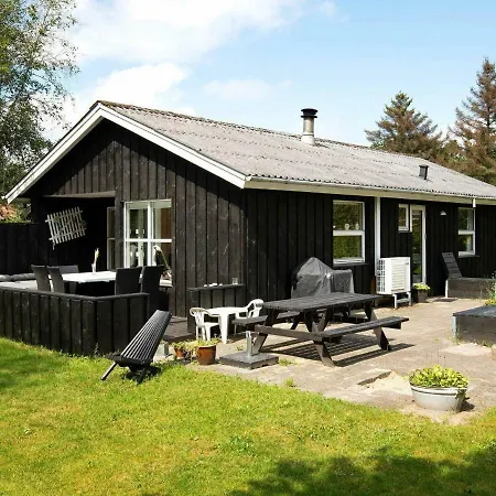 Luring Holiday Home In Ringk Bing With Terrace * Norby (Ringkobing-Skjern)